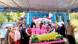 Wujud Kepedulian Sosial, Polwan Polda Kaltim dan Bhayangkari Salurkan 250 Kg Gula untuk Warga Manggar