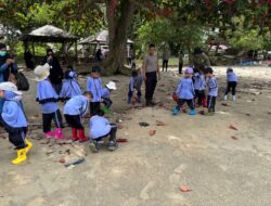 Tanamkan Kepedulian Lingkungan Sejak Dini, Brimob Kaltim Gelar Edukasi dan Aksi Bersih Pantai