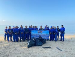 Ditpolairud Polda Kaltim Gelar Jum’at ASRI, Ajak Warga Jaga Kebersihan Pantai Balikpapan
