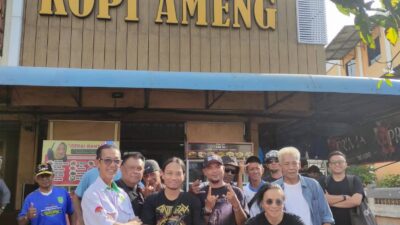 WOW! Gitaris Boomerang Ngopi Santai di Belakang Padang, Warga Langsung Heboh