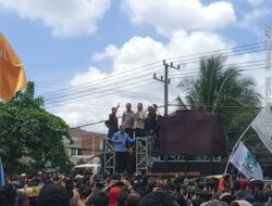 Ribuan Massa Aliansi Kaltim Gelar Aksi Damai, Hargai TNI-Polri, Tapi Gubernur Tetap Hilang, Pemimpin Jangan Lari dari Tanggung Jawab.