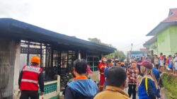 Respon Cepat, Sat Brimob Polda Kaltim Bantu Tangani Kebakaran Rumah di Karang Ambon Berau
