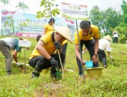 Kapolres Pasuruan Turut Serta Tanam Pohon Dalam Rangka HUT Yayasan Kemala Bhayangkari