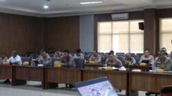 Kapolda Kaltim Pimpin Rapat Anev Sitkamtibmas dan Kesiapan May Day, Tekankan Stabilitas dan Ketahanan Pangan