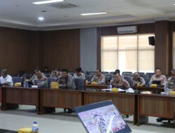 Kapolda Kaltim Pimpin Rapat Anev Sitkamtibmas dan Kesiapan May Day, Tekankan Stabilitas dan Ketahanan Pangan