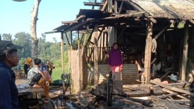 Rumah Warga di Kampung Cijahe Mekarbakti Ludes Terbakar, Satu Korban Dilarikan ke Puskesmas Bungbulang 