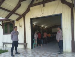 Polsek Muara Bengkal Amankan Ibadah Minggu di Gereja Oikumene Batu Timbau, Situasi Kondusif