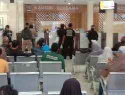 SAMSAT GRESIK TINGKATKAN PELAYANAN PUBLIK DI NILAI BAIK DAN MEMUASKAN MASYARAKAT kantor bersama