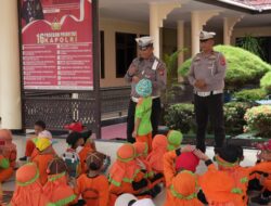Belajar Tugas Polisi, Siswa Yayasan Murtasyidah Kunjungi Polres Kutai Timur
