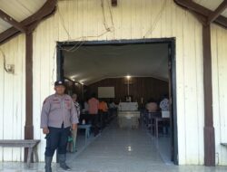 Polsek Muara Bengkal Kawal Ibadah Minggu di Gereja Oikumene Batu Timbau