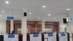 SAMSAT POLRES GRESIK BERIKAN LAYANAN PRIMA DAN EDUKASI PADA MASYARAKAT WAJIB PAJAK