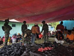 Tebar Kepedulian di Tanah Papua, Satgas Yonif 521/DY Masih dalam Semangat Idul Adha 1447 H Bagikan Ratusan Sembako untuk Meringankan Beban Warga di Distrik Walesi