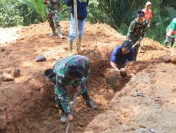 Pak Iri (64 Tahun), Tutup Lapak Dagang Demi Bantu Buat Gorong-gorong dalam Giat TMMD ke-128 Kodim 0611/Garut