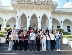 Belajar Hukum dari Akar Peradaban: Mahasiswa Uniba Kuliah Lapangan di Museum Raja Ali Haji Batam.
