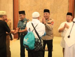 Suasana Haru Warnai Kepulangan Jamaah Haji Kutim, Kapolres dan Bupati Turun Langsung Menyambut
