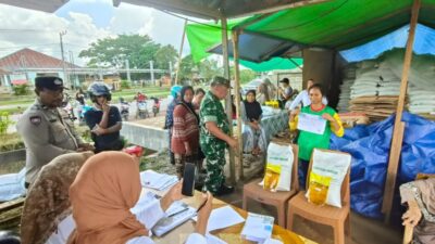 Polsek Sangatta Utara Monitoring Penyaluran 56,9 Ton Beras dan 11 Ribu Liter Minyak Goreng Bagi Warga Sangatta Utara