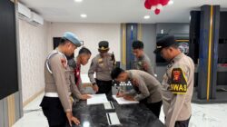 Pawas Polres Kutim Lakukan Monitoring Penjagaan Mako dan Pengecekan Layanan Command Center 110