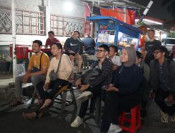 Korem 051/Wijayakarta Bersama Warga Nobar Piala Dunia 2026 di Pangkalan Ojek Jababeka