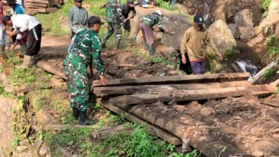 Kodim 0610/Sumedang Mulai Pembangunan Jembatan Armco Tahap II di Desa Cimarga untuk Tingkatkan Akses Masyarakat