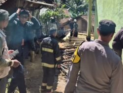 Korsleting Listrik Diduga Jadi Penyebab Kebakaran Rumah Warga, Polsek Banjarwangi cek TKP Kebakaran