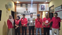 Kejutan Manis di Keheningan Malam: Komunitas Radio RJ Sambangi Polsek Bungbulang pada Hari Bhayangkara ke-80