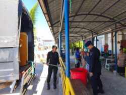 Semangat Hari Bhayangkara ke-80, Sat Brimob Polda NTB Salurkan Air Bersih untuk Warga Pelabuhan Sape