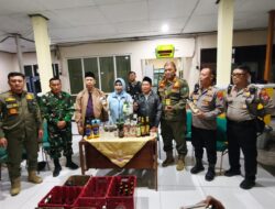Wakil Bupati Sidoarjo Hj. Mimik Idayana Sidak PKL dan Tempat Karaoke di Kawasan Tol HK Jabon, Puluhan LC Jalani Skrining HIV/AIDS