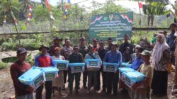 Dandim 0611/Garut Tinjau Jembatan Perintis Garuda, Salurkan Bantuan Sosial dan Santunan Anak Yatim di Cisompet