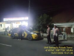Tegas Tertibkan Knalpot Brong ,Polsek Tomo Polres Sumedang Sasar Pertigaan Cijelag