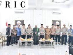 Kapolda Jabar Sholat Jumat Keliling dan Silaturahmi ke Ponpes Al-Khairiyah, Perkuat Sinergitas Polri dengan Ulama