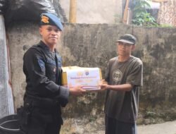 Berbagi Manfaat bagi Sesama, Sat Brimob Polda Kaltim Salurkan Bantuan Kemanusiaan untuk Masyarakat