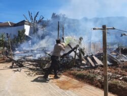 Rumah Panggung di Bungbulang Hangus Terbakar, Polisi Lakukan Olah TKP dan Pendataan Saksi