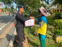 Peduli Sesama, Sat Brimob Polda Kaltim Salurkan Bantuan Bapokting untuk Masyarakat Membutuhkan