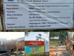 Pekerja Terlihat Tidak Menggunakan APD di Proyek Revitalisasi SMAN 1 Cigemblong Rp609 Juta, Penerapan K3 Jadi Sorotan