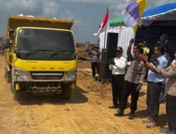 7 Ton Jagung Muara Wahau Dikirim ke Bulog Samarinda! Kapolres Kutim Turun Langsung Lepas Pengiriman
