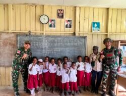 Tingkatkan semangat belajar anak Papua,Satgas Yonif 645/Gty kunjungi SD Inpres Eragayam
