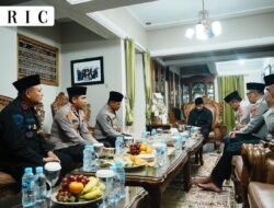 Waka Polda Jabar Silaturahmi Kamtibmas ke Pondok Pesantren Cipasung, Perkuat Sinergi Polri dan Ulama