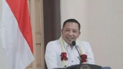 MAT TERBANG UCAPKAN SELAMAT ULANG TAHUN KE-54 KEPADA BUPATI SAMPANG H. SLAMET JUNAIDI, BERTEPATAN DENGAN HARI KEMERDEKAAN RI KE-81
