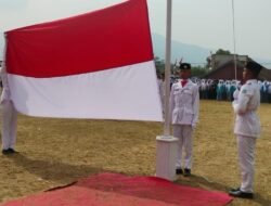 PANITIA PHBN DAN PASUKAN PASKIBRA WUJUDKAN UPACARA HUT KE-81 RI DI BUNGBULANG BERJALAN MEMUKAU ​GARUT,