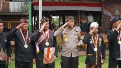 Perkuat Hubungan dengan Tokoh Adat, Kombes Hendra Rochmawan Sabet Galunggung Award 2026