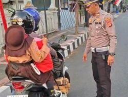 Polisi GERCEP di Jalan Siliwangi, IPTU Budi Turun Tangan Dorong Motor Mogok Demi Keselamatan Anak Pramuka