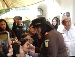 TRAGEDI PANTAI KARANGPAPAK: Gelombang Ganas Selatan Telan 3 Wisatawan, Tangis Keluarga Pecah di Tepi Laut Garut