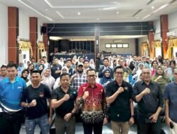 CATATAN KETUA PWI BATAM Jangan Jadikan Kepala Sekolah ATM Berkedok Kontrol Sosial
