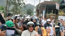 Ribuan Warga Garut Selatan Tumpah ke Jalan, Sambut KDM Sepanjang Talegong hingga Pameungpeuk