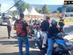 Antisipasi Abu Vulkanik Anak Krakatau, Polres Kuningan Bagikan Masker