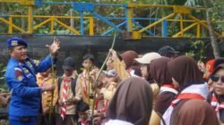 Polairud Polda Kaltim Kenalkan Tugas Kepolisian Perairan dan Edukasi Ekosistem Mangrove kepada Siswa SD Insan Mulia