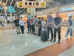 Pelayanan Prima, Polisi Gelar Pengamanan Kedatangan Atlet Indoor Skydiving Kapolri Cup II di Bandara Soetta*