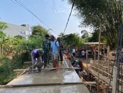 Sinergi TNI, Polri dan Masyarakat Gelar Karya Bakti Pengecoran Jembatan Merah Putih di Desa Cikeruh