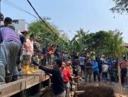 Sinergi TNI, Polri dan Masyarakat Gelar Karya Bakti Pengecoran Jembatan Merah Putih di Desa Cikeruh