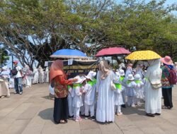 Semangat Religius, Ratusan Siswa-siswi RA dari 3 Kecamatan Ikuti Manasik Haji di Masjid Al-Jabbar Mekarmukti